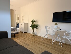 1 bedroom, desk, iron/ironing board, free WiFi
