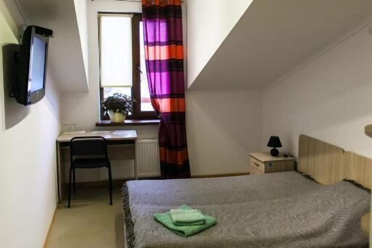 1 bedroom, desk, iron/ironing board, free WiFi
