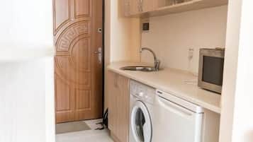 Apartment | Eigene Kochnische | Mini-Kühlschrank, Mikrowelle, Wasserkocher
