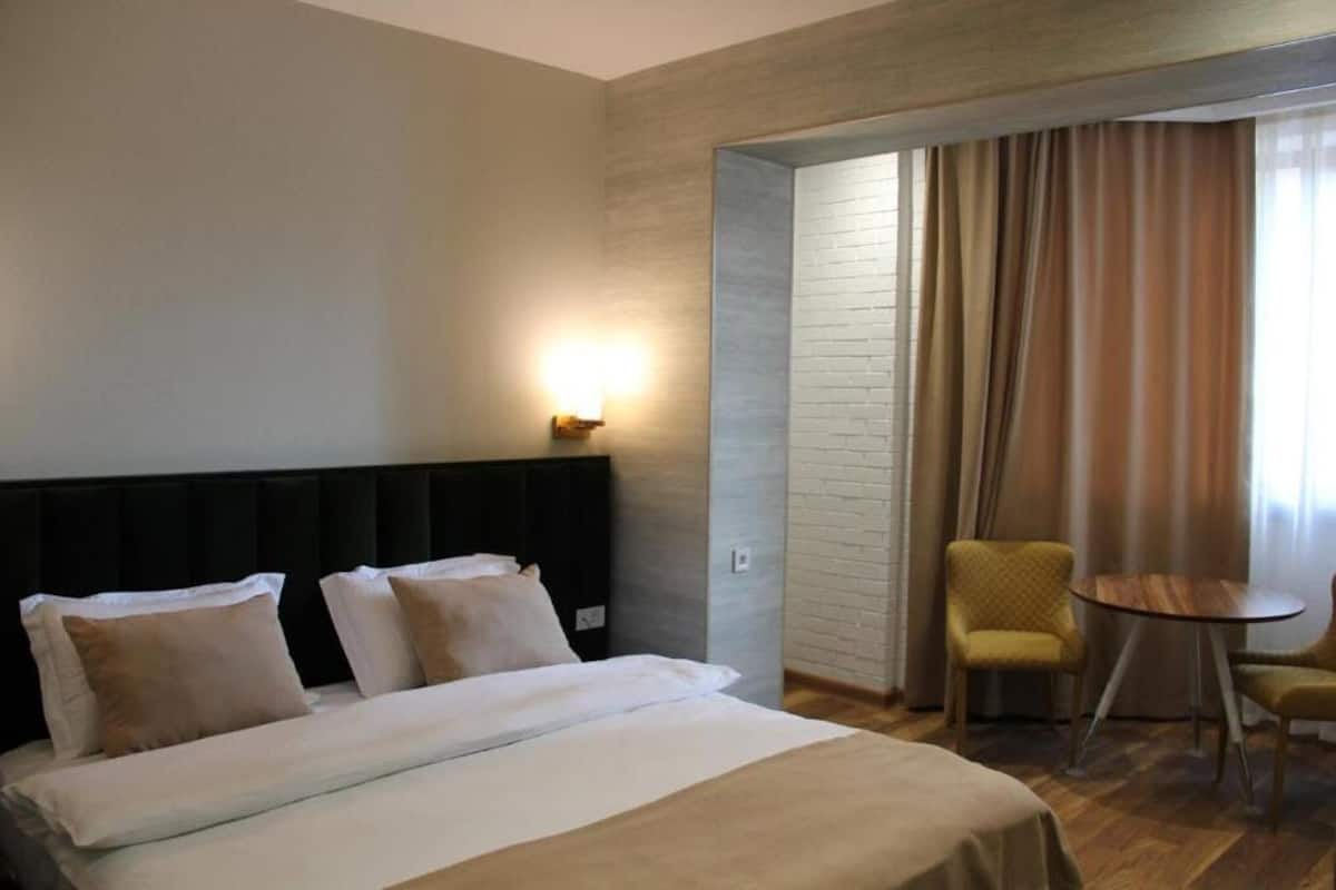 Double or Twin Room | Egyptian cotton sheets, premium bedding, in-room safe, desk