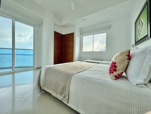 3 bedrooms, in-room safe, iron/ironing board, free WiFi - Ocean view • Wonderful sunsets • Beach • Pool 1206 (Cartagena)
