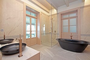Luksus-villa - 6 soveværelser - privat pool - havudsigt | Badeværelse | Separat badekar og bruser, hårtørrer, håndklæder, Sæbe