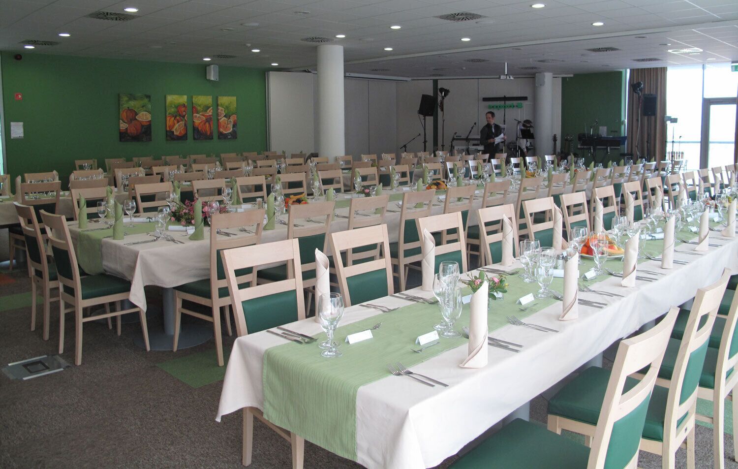 Tägliches Frühstücksbuffet gegen Gebühr