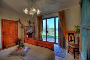 Suite | Escriptori i espai de treball apte per a portàtils 