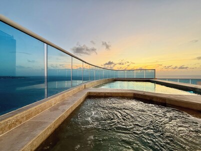 Penthouse • Private pool • Ocean view • Beach 1803