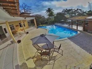 Pool - Pousada Encantos de Martinelli (Itatiaia)