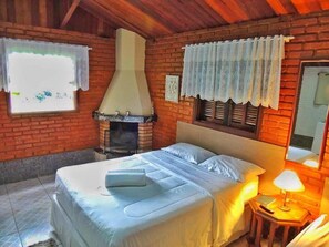 Free WiFi, bed sheets - Pousada Encantos de Martinelli (Itatiaia)