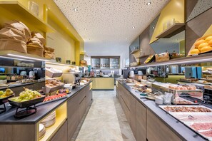 Petit déjeuner buffet