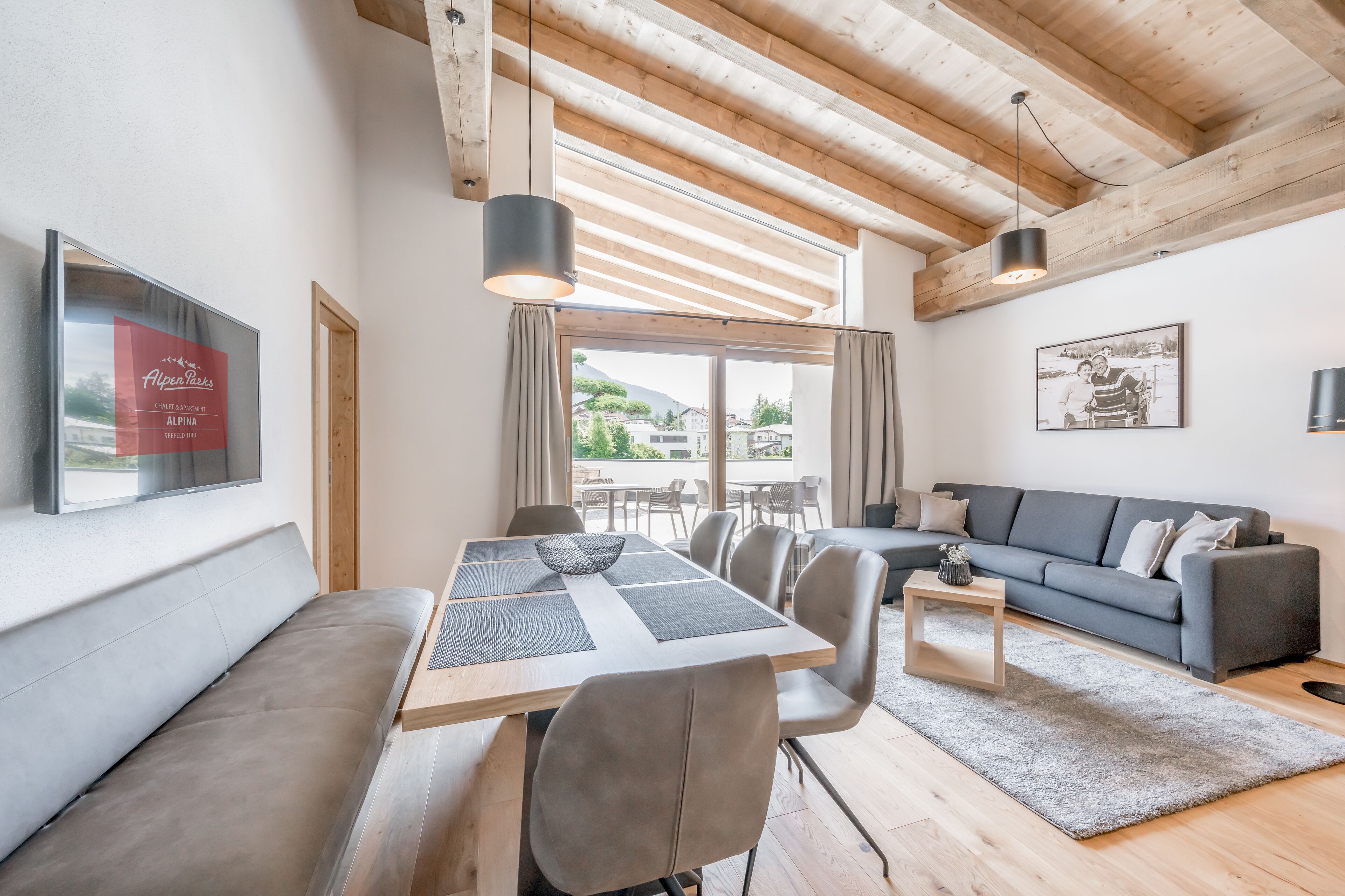 Deluxe Apartment | Living area