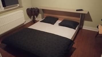 Comfort Room | Free WiFi, bed sheets