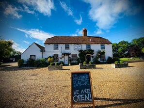 Exterior - The George & Dragon Country Pub & Hotel (Tadley)
