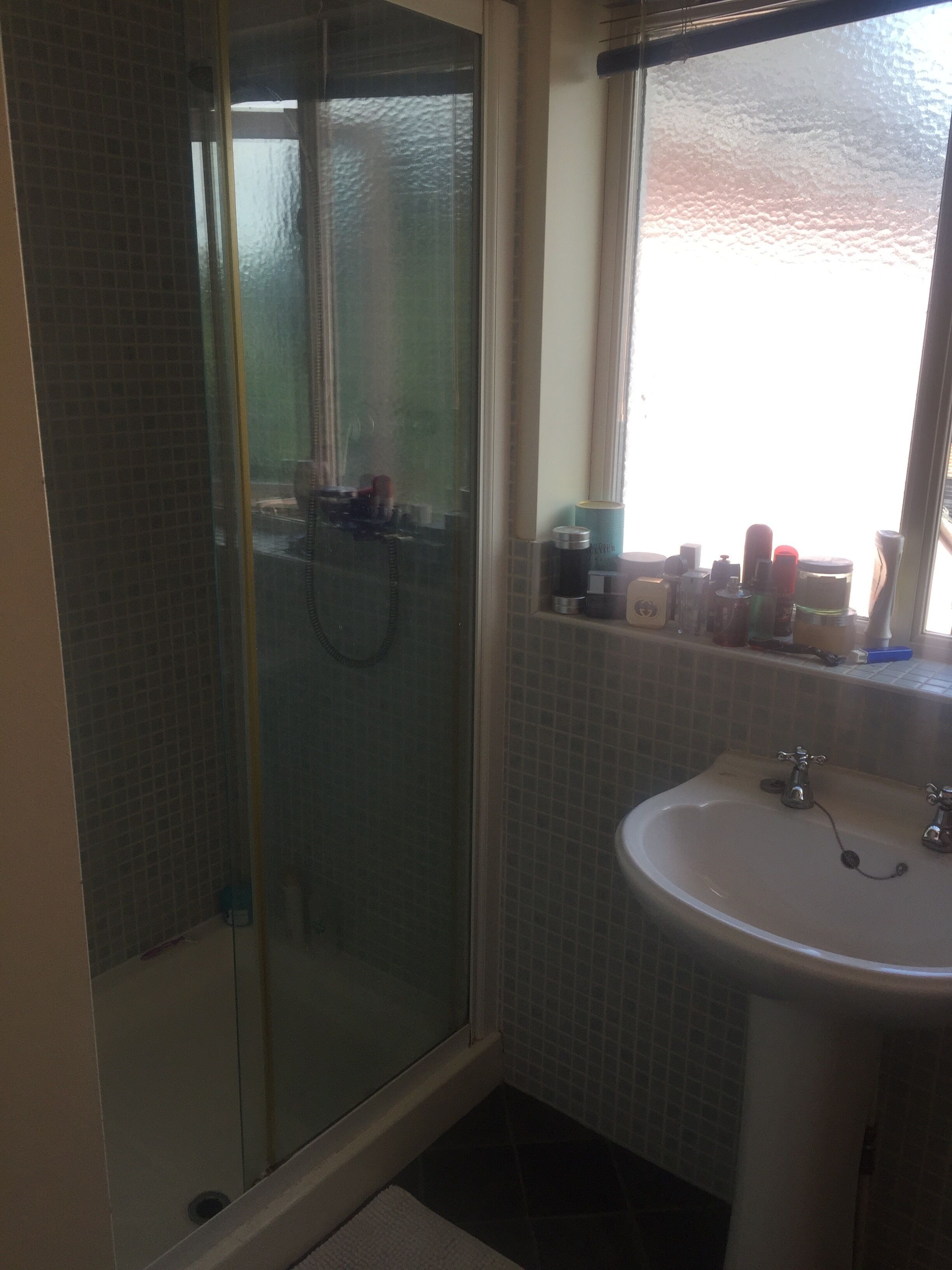 Executive House | Bathroom shower