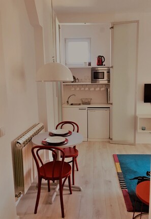Dining - APARTMENT IN THE HEART OF THE CITY CENTER, SKADARLIJA, MOMO 3 (Stari Grad)