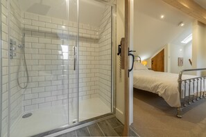 Hair dryer, towels - Jasmine Cottage, South Creake, Norfolk (South Creake)