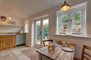 Dining - Jasmine Cottage, South Creake, Norfolk (South Creake)
