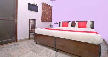 OYO 26655 Dr Guest House