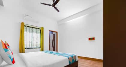 OYO 30201 Spacious 2bhk Near CET