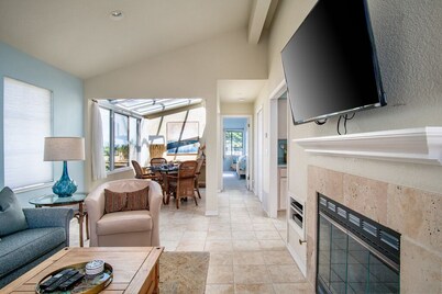 Ocean Wave A - Monterey Condo - Oceanview Cannery Row