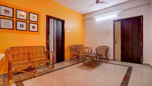 Living room - OYO 30102 Luxurious (Bhubaneshwar)