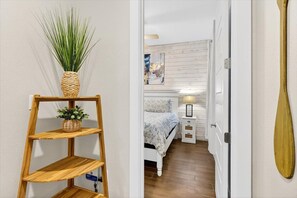 2 chambres, fer et planche à repasser, accès à Internet, literie fournie