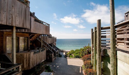 Ocean Harbor 110 - Monterey Condo - Oceanview, Surf Sounds