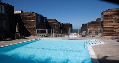 Ocean Harbor 110 - Condo Monterey - Oceanview, Surf Sounds