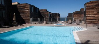 Ocean Harbor 110 - Monterey Condo - Oceanview, Surf Sounds