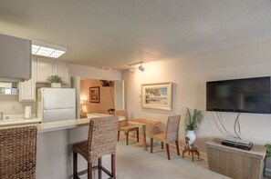 Interior - Ocean Harbor 110 - Monterey Condo - Oceanview, Surf Sounds (Monterey)
