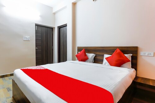 OYO 44026 Samrudhi Residency