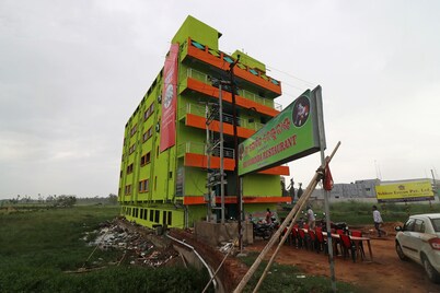 OYO 44227 Hotel Sri Govinda