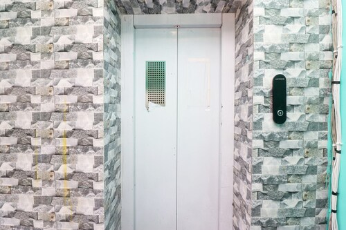 OYO 44227 Hotel Sri Govinda