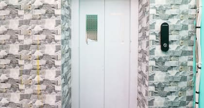 OYO 44227 Hotel Sri Govinda