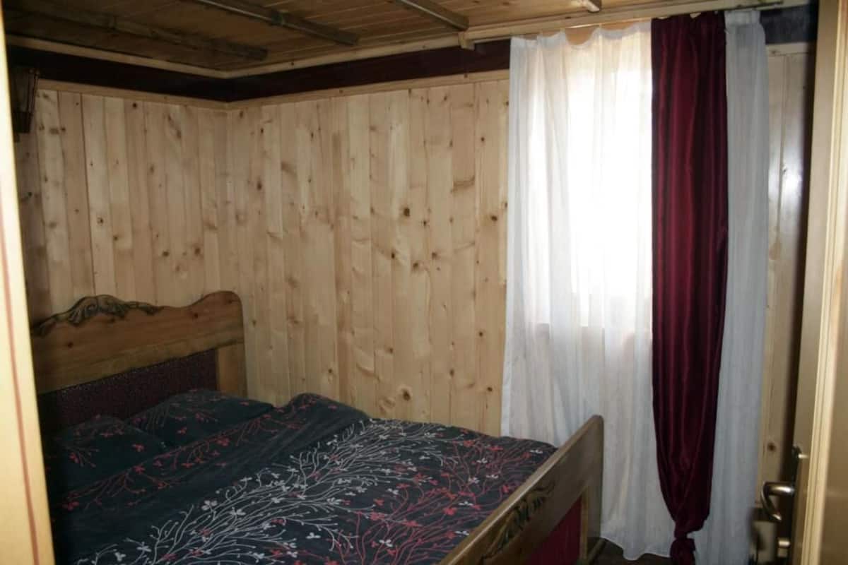 Casa básica (Mars) | Escrivaninha, Wi-Fi de cortesia, roupa de cama