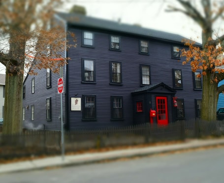Front of property. Daniels House Inn