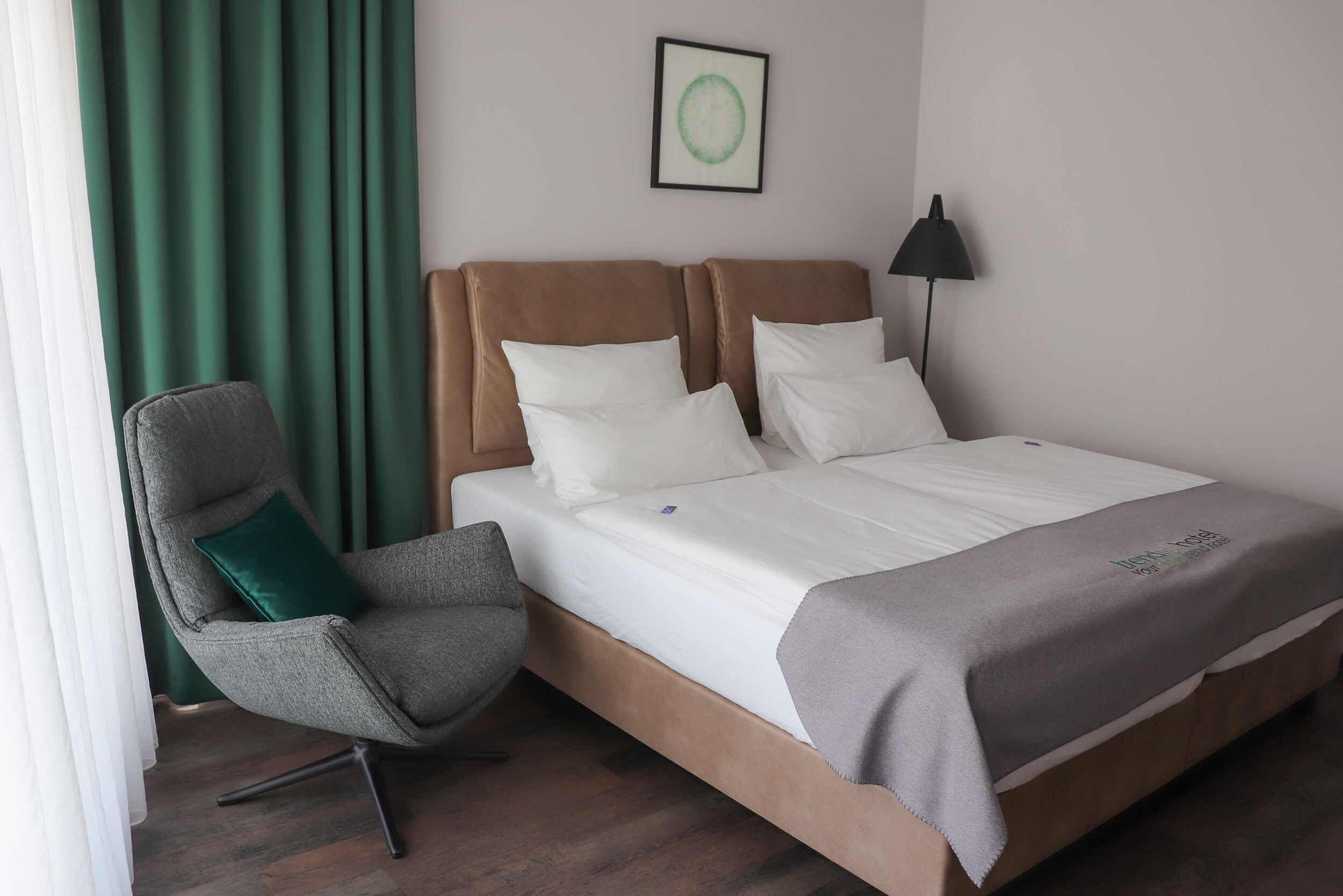 Familien-Suite | Hochwertige Bettwaren, Zimmersafe, Schreibtisch, Verdunkelungsvorhänge