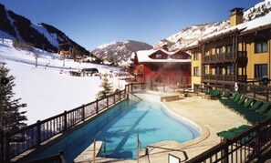 A heated pool - Ritz Carlton Aspen Highlands (Aspen)