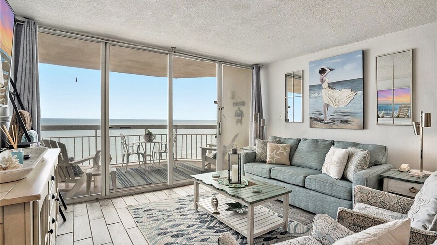 1201 Waters Edge Resort 3 Bedroom Condo by RedAwning