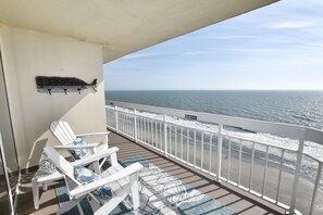 Condo, 3 Bedrooms | Property grounds