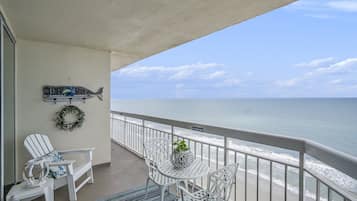 Condo, 3 Bedrooms | Property grounds