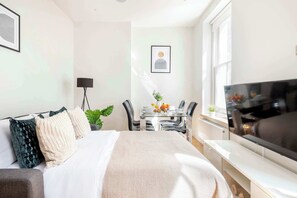 1 Schlafzimmer, Schreibtisch, Bügeleisen/Bügelbrett, kostenloses WLAN