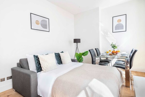 1 bedroom, desk, iron/ironing board, free WiFi