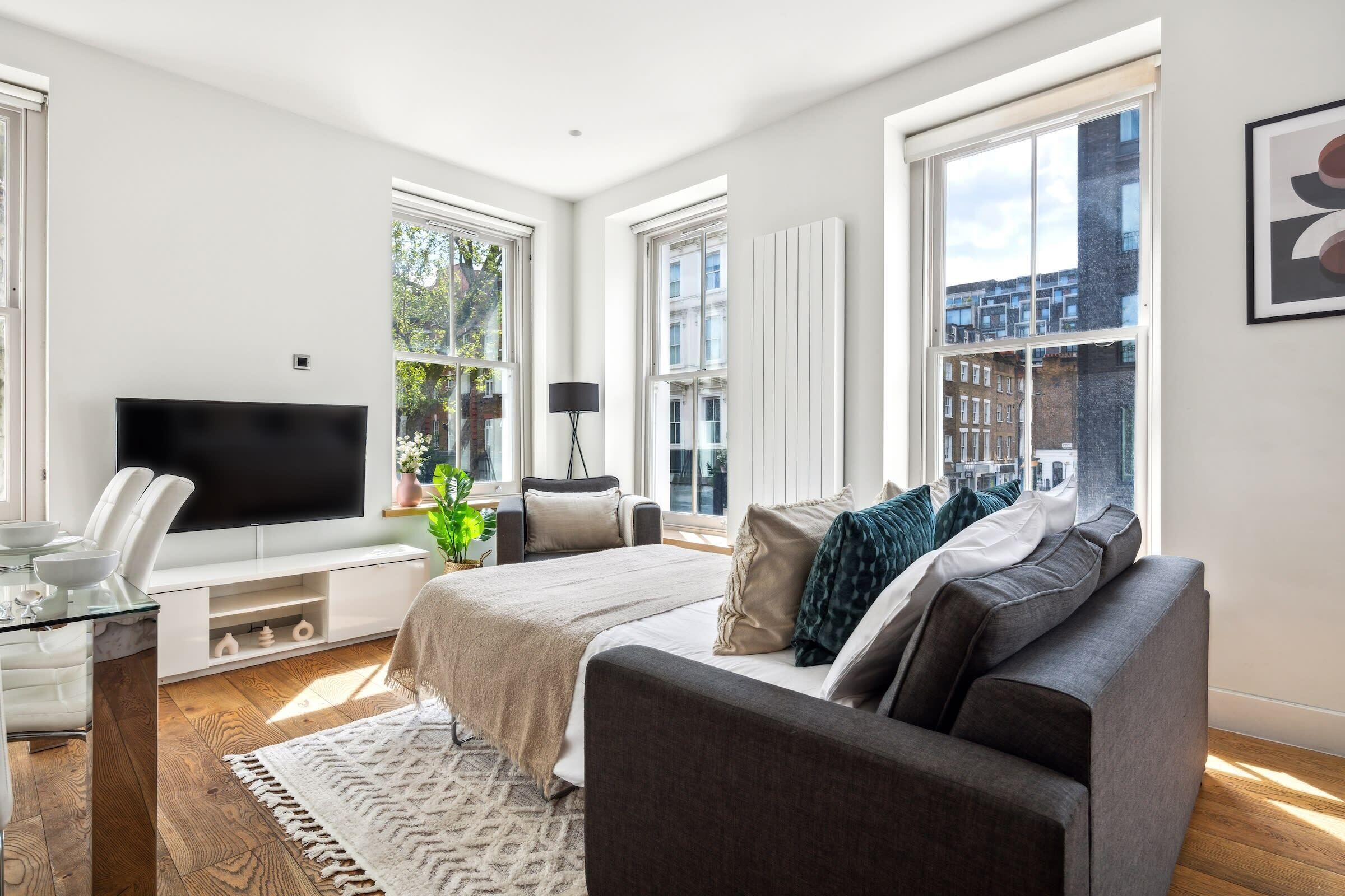 3 bedrooms, iron/ironing board, free WiFi, bed sheets