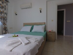 Desk, free WiFi, bed sheets