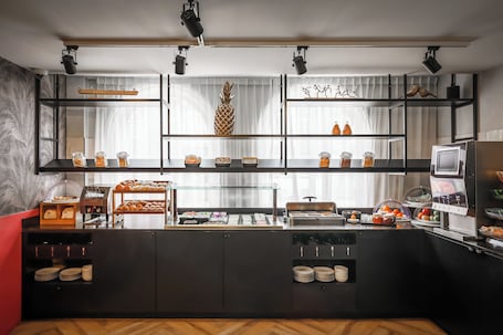 Daily buffet breakfast (EUR 17.5 per person)