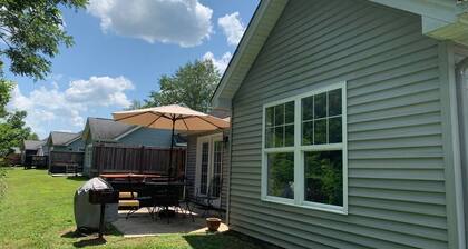 ¡Haga de este su retiro de repetición! Cabaña 28 en el lago Taylorsville