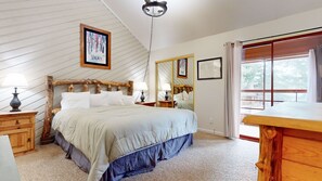 1 bedroom, iron/ironing board, travel cot, free WiFi - Spacious & Bright Condo with Air Conditioning! Near Walking/ Biking Trails (Mammoth Lakes)