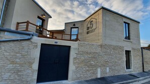 Exterior - Les 5 rûches (Courseulles-sur-Mer)