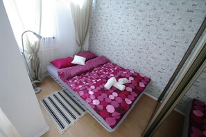 1 chambre, fer et planche à repasser, Wi-Fi gratuit, draps fournis