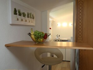 Dining - Rustic apartment in the Dolomites (Abfaltersbach)