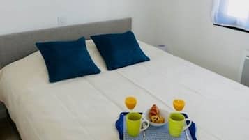 1 bedroom, iron/ironing board, free WiFi, bed sheets